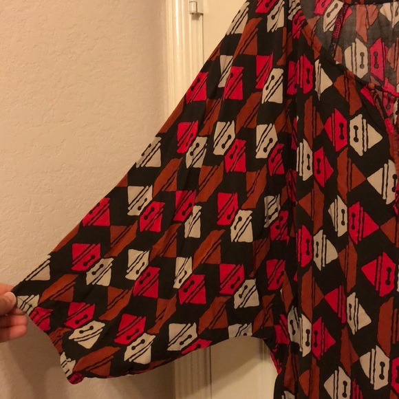 Super soft light weight 3/4 banded sleeve blouse - Picture 2 of 5